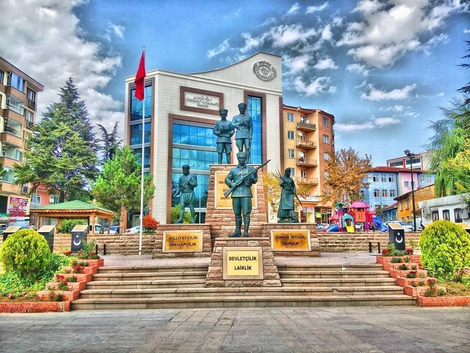 Bozüyük Cumhuriyet Meydanı