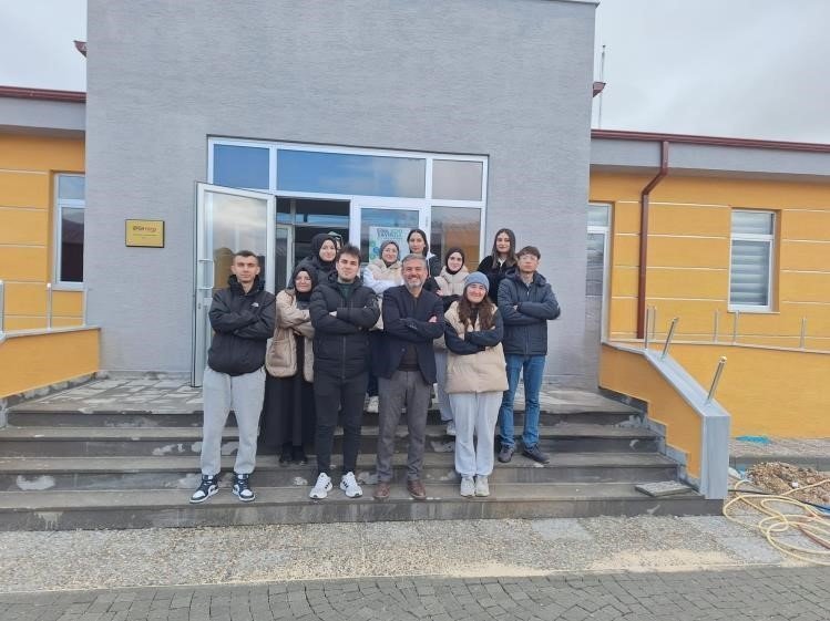 bozuyuk-haber_gencler-heyecanla-kendileri-icin-suren-calismalari-inceledi-0.jpg