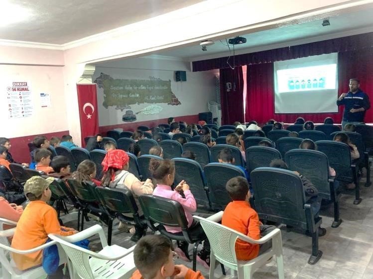 bozuyuk-haber_iklim-degisikligi-kuraklik-ve-su-kisitligi-egitimleri-verildi-0.jpg