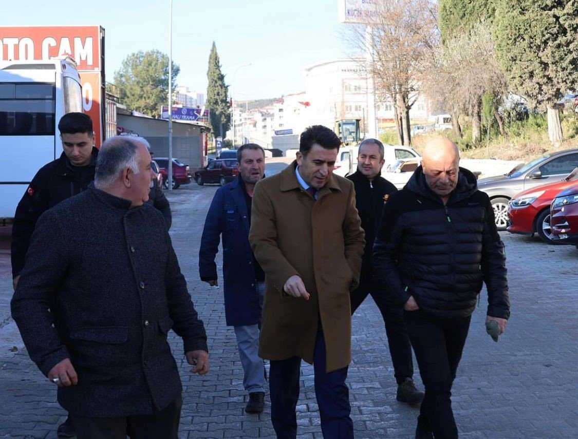 bozuyuk-haber_kucuk-sanayi-sitesi-esnafinin-derdine-ortak-oldu-0.jpg