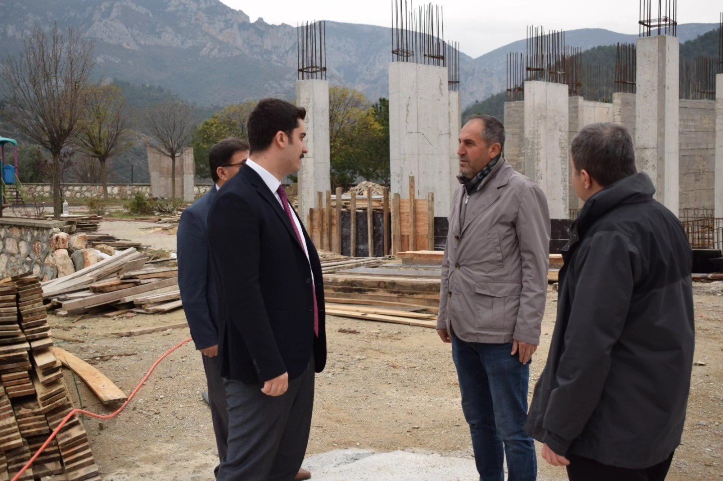 bozuyuk-haber_okul-insaati-yakindan-takip-ediliyor-0.jpg
