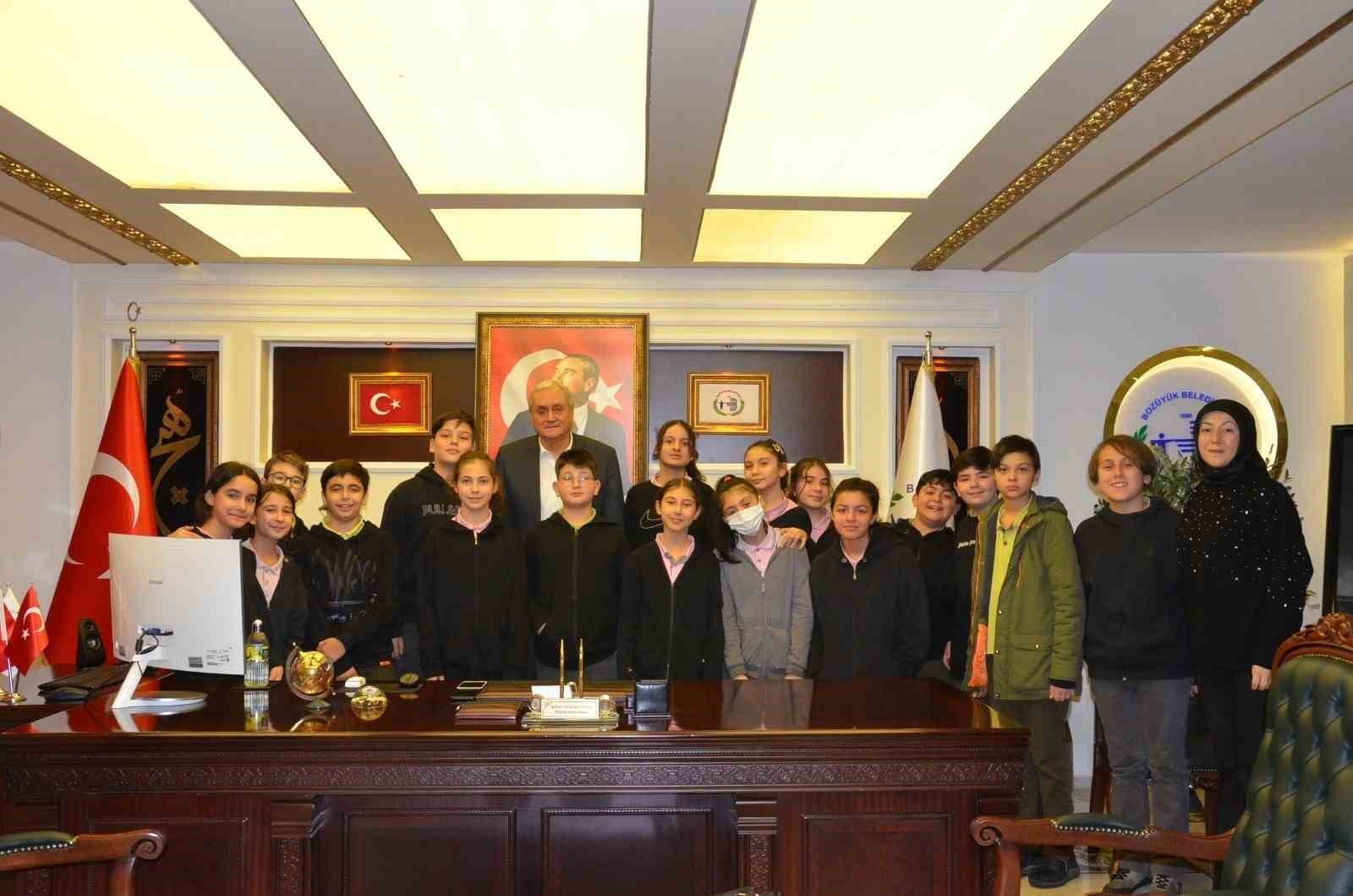 BAŞKAN BAKKALCIOĞLU’NA PROJELERİNİ ANLATTILAR