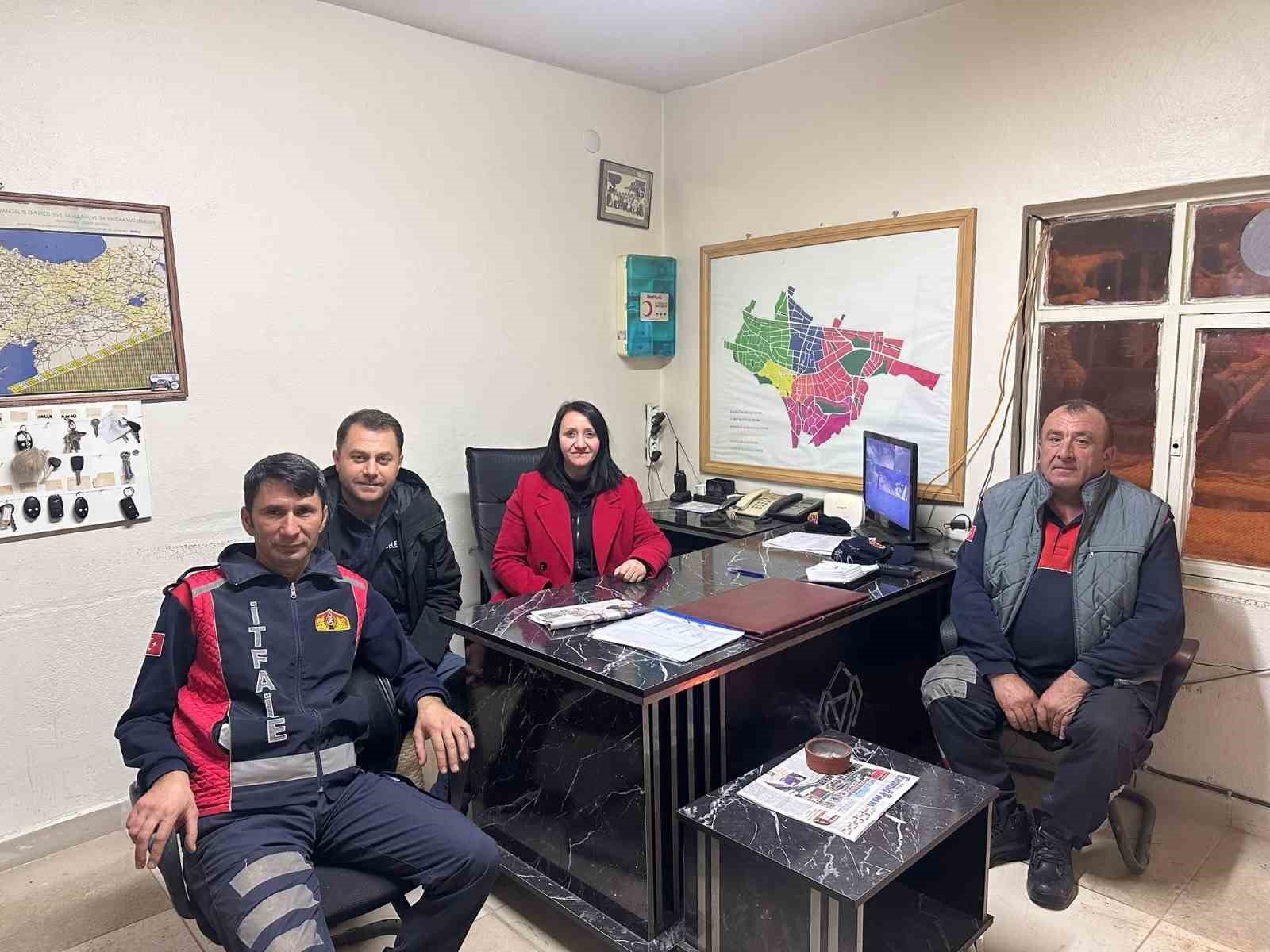 bozuyuk-haber_baskan-tekin-yogun-kar-yagisina-karsi-tedbirleri-elden-birakmadi-0.jpg