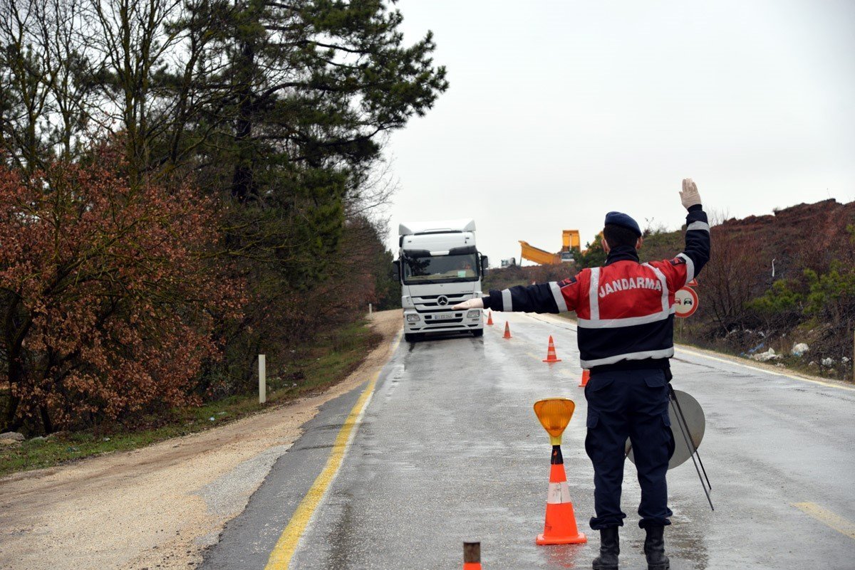 bozuyuk-haber_bilecikte-2023-yilinda-885-bin-sahis-897-bin-arac-sorgulandi-0.jpg