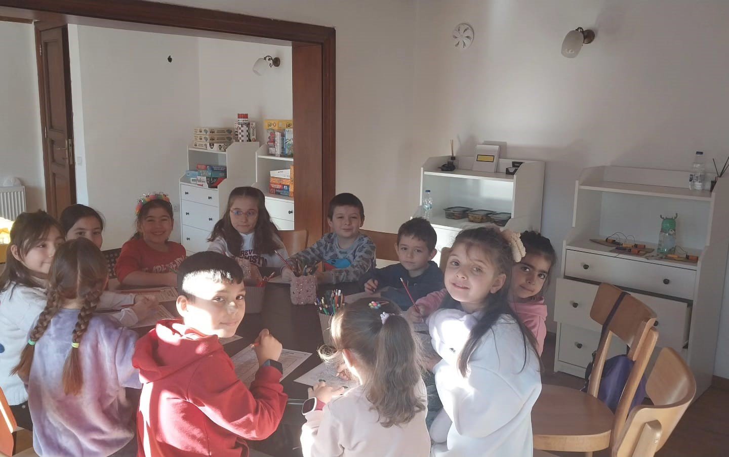 bozuyuk-haber_cocuklar-hem-egleniyor-hem-ogreniyor-0.jpg