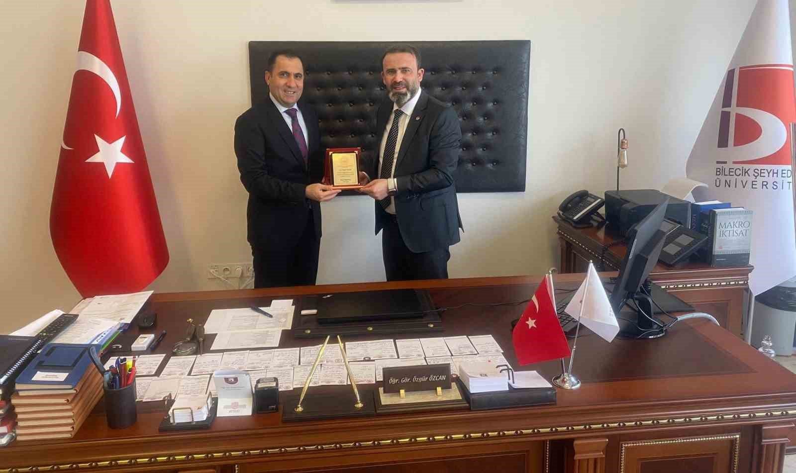 bozuyuk-haber_destekler-icin-tesekkur-plaketi-verildi-0.jpg