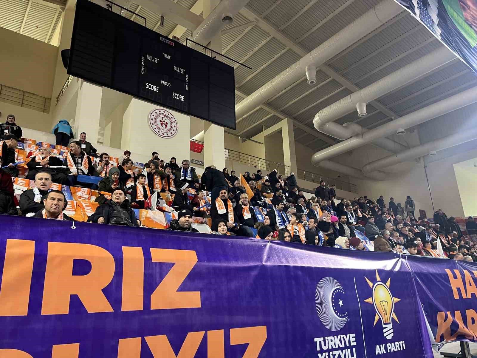 bozuyuk-haber_eskisehir-halki-cumhurbaskani-erdogani-saatler-oncesinden-beklemeye-basladi-0.jpg