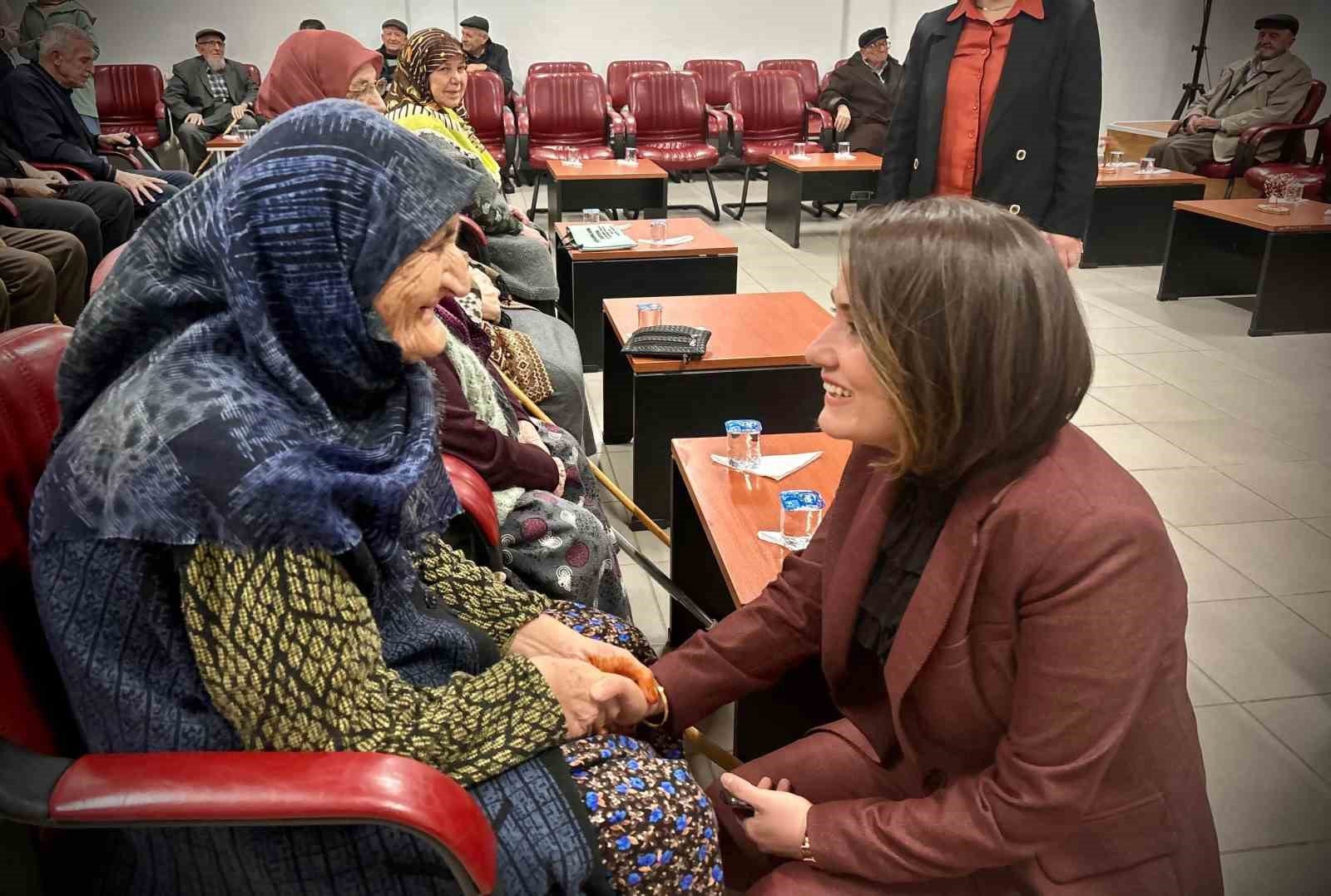 bozuyuk-haber_huzurevindeki-buyukleri-yalniz-birakmadilar-0.jpg