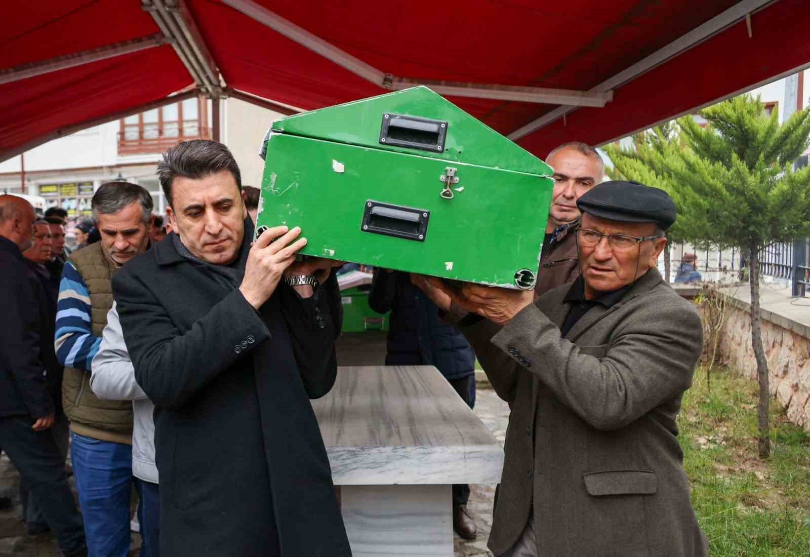bozuyuk-haber_vatani-gorevini-yerine-getirirken-hayatini-kaybeden-ayhan-ozturkun-babasi-vefat-etti-0.jpg