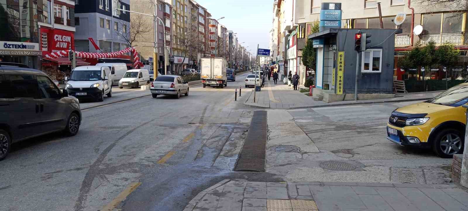 bozuyuk-haber_yeni-yilin-ilk-gununde-sokak-ve-caddeler-bos-kaldi-0.jpg