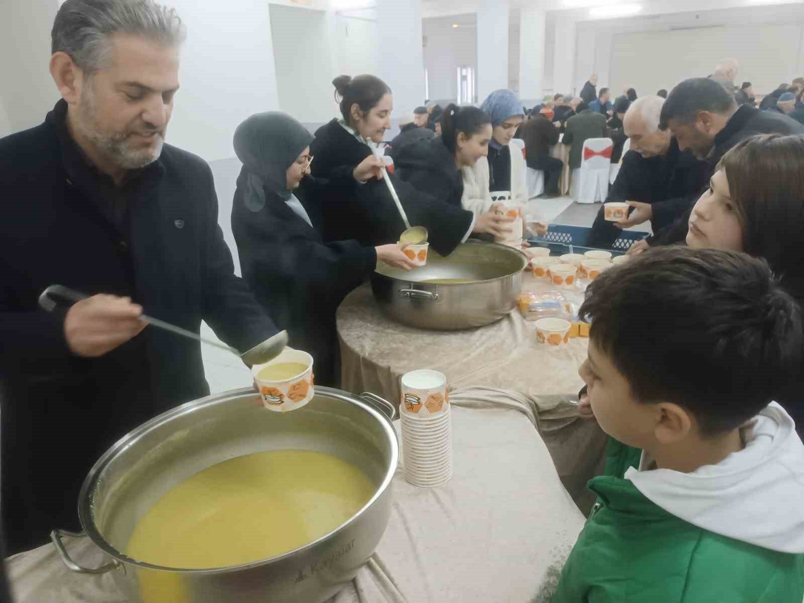 bozuyuk-haber_yilin-ilk-sicak-corba-ikrami-0.jpg