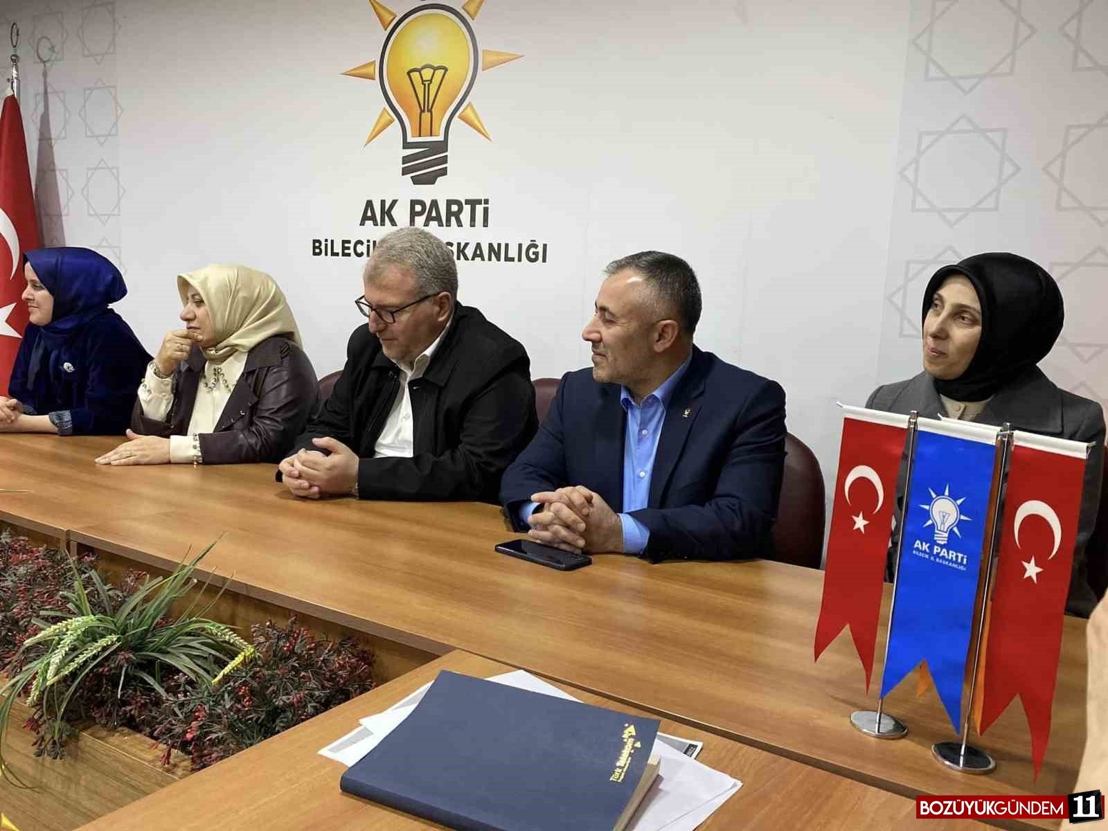 ak-parti-kadin-kollarina-tesekkur-715.jpg