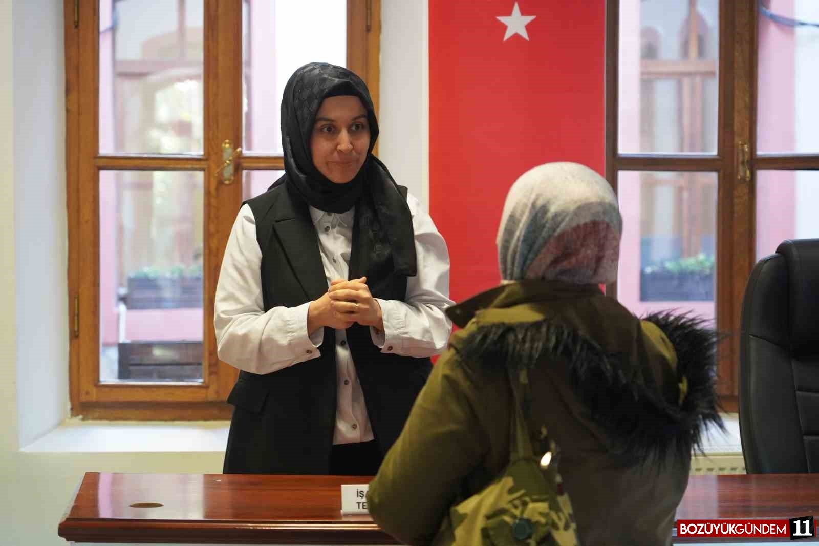 bilecik-belediyesinde-isaret-dili-tercumani-hizmet-vermeye-basladi-1224.jpg