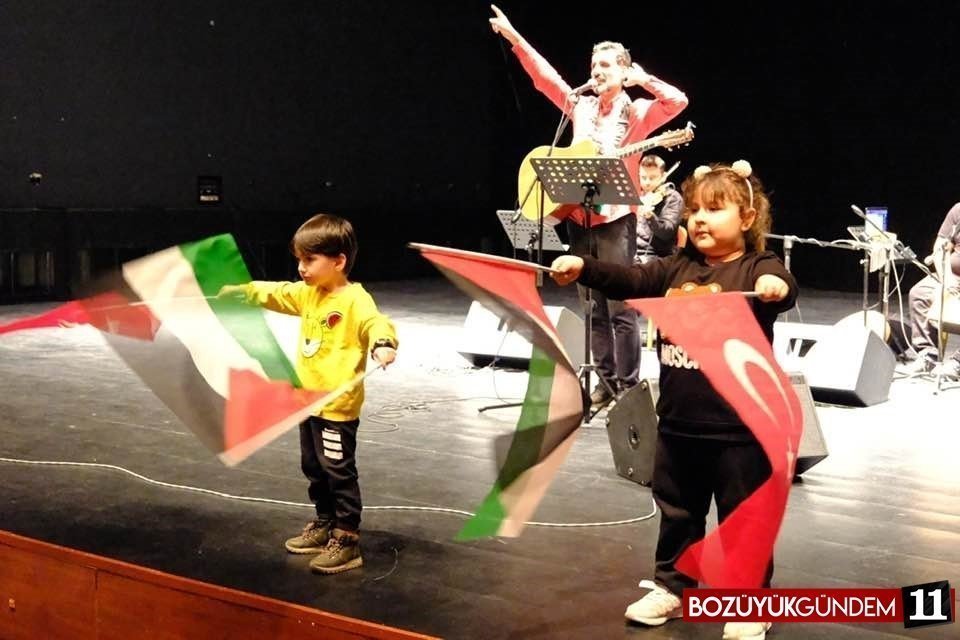 bilecik-te-filistin-e-selam-direnise-bin-selam-adli-program-duzenlendi-508.jpg