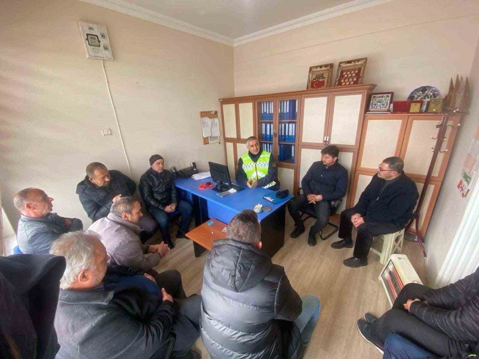 bozuyuk-haber_otobus-ve-minibus-soforlerine-bilgilendirme-yapildi-0.jpg