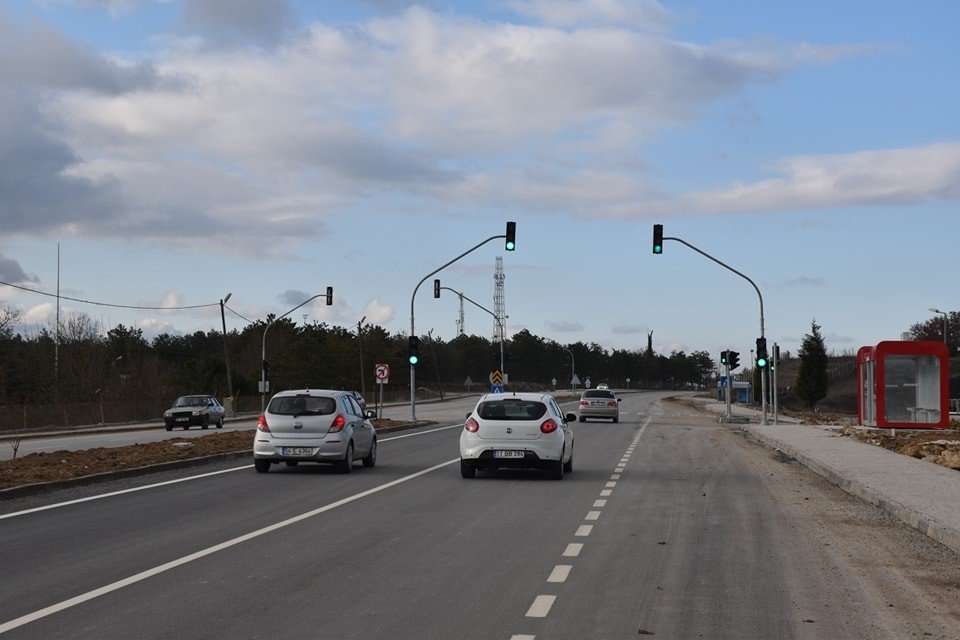 bozuyuk-haber_trafik-isiklarina-ve-trafik-kurallarina-uymaya-davet-etti-0.jpg