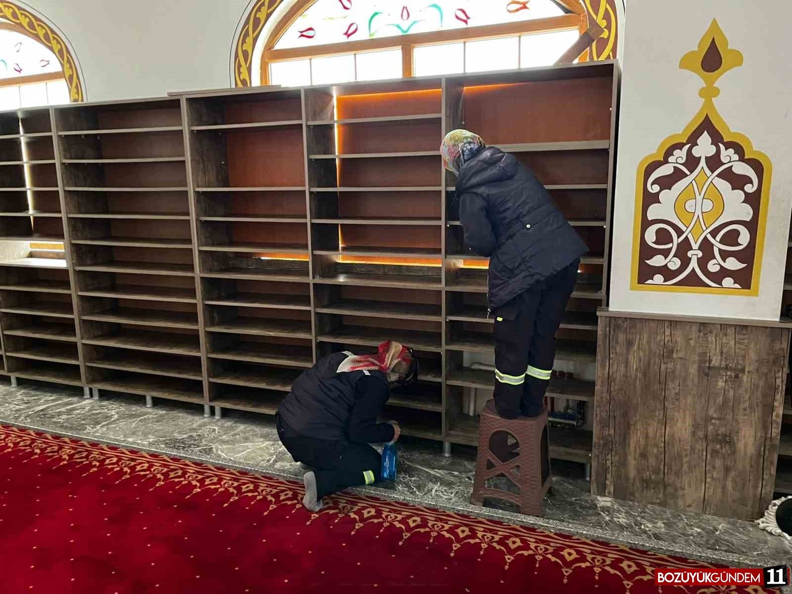 camilerde-ramazan-temizligi-851.jpg