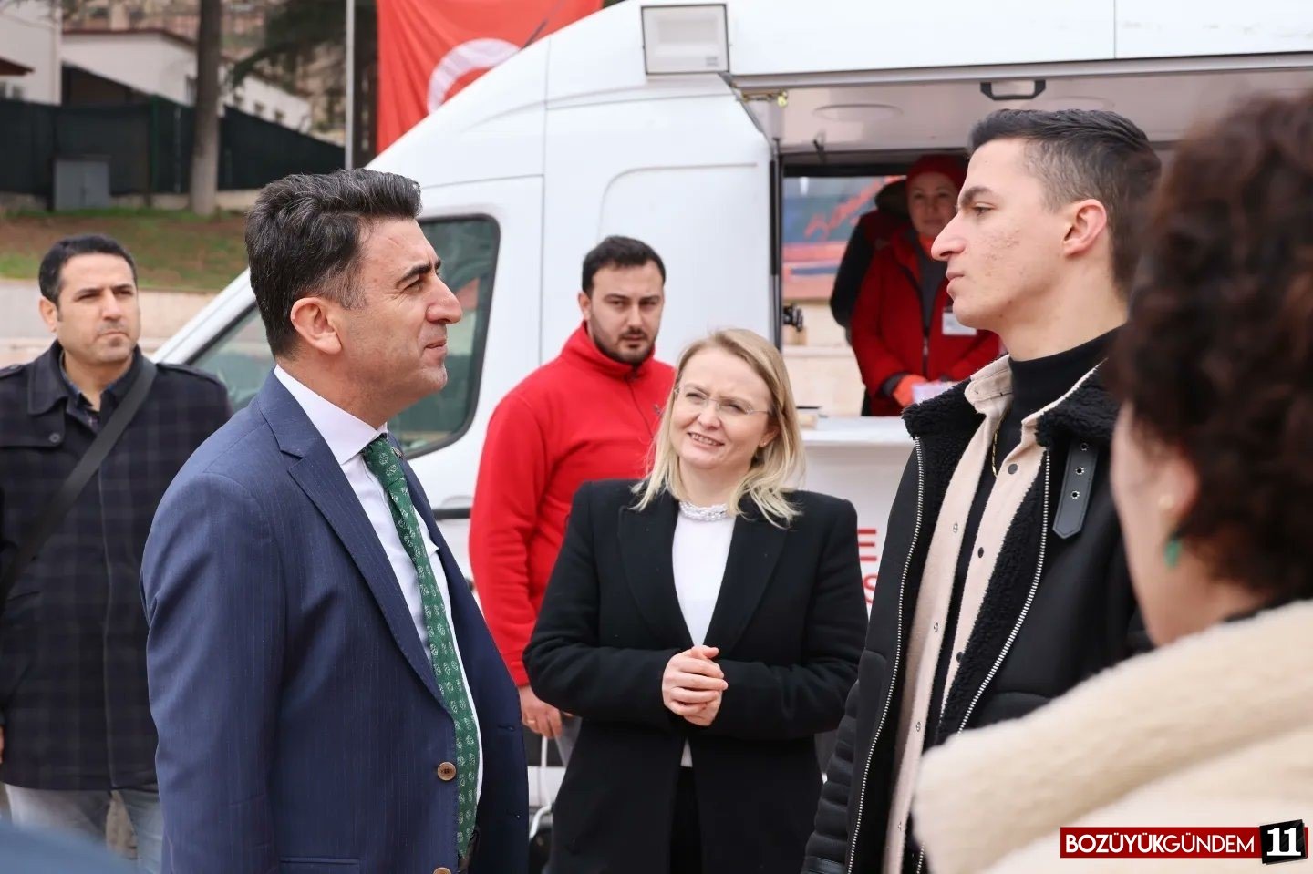 kan-bagisinda-bulunarak-bircok-kisiye-ornek-oldu-577.jpg
