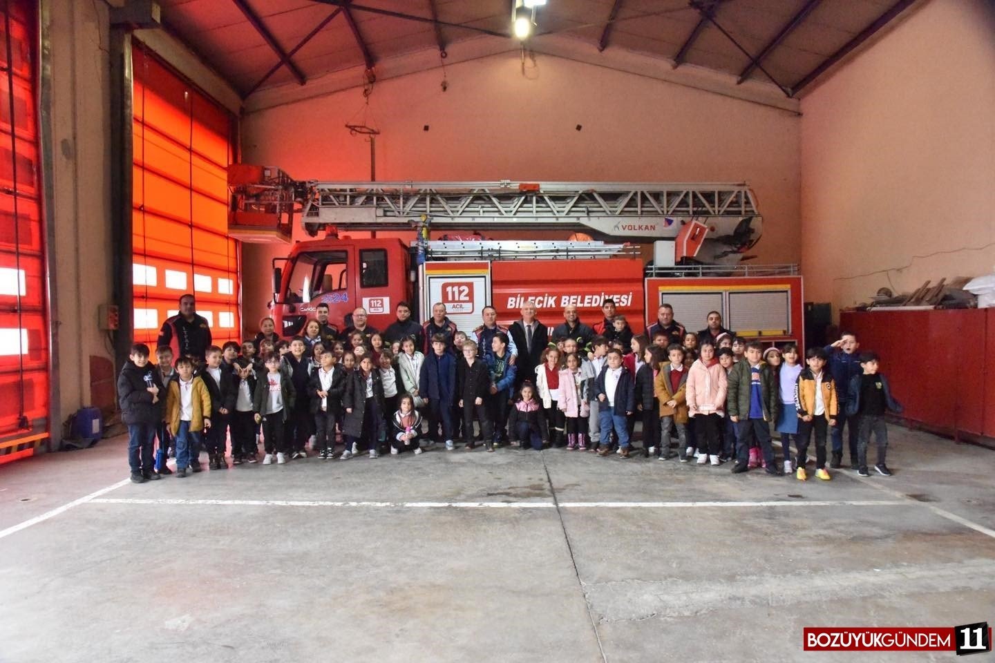 minik-ogrenciler-itfaiye-araclarini-ve-bitkileri-yakindan-inceledi-1229.jpg