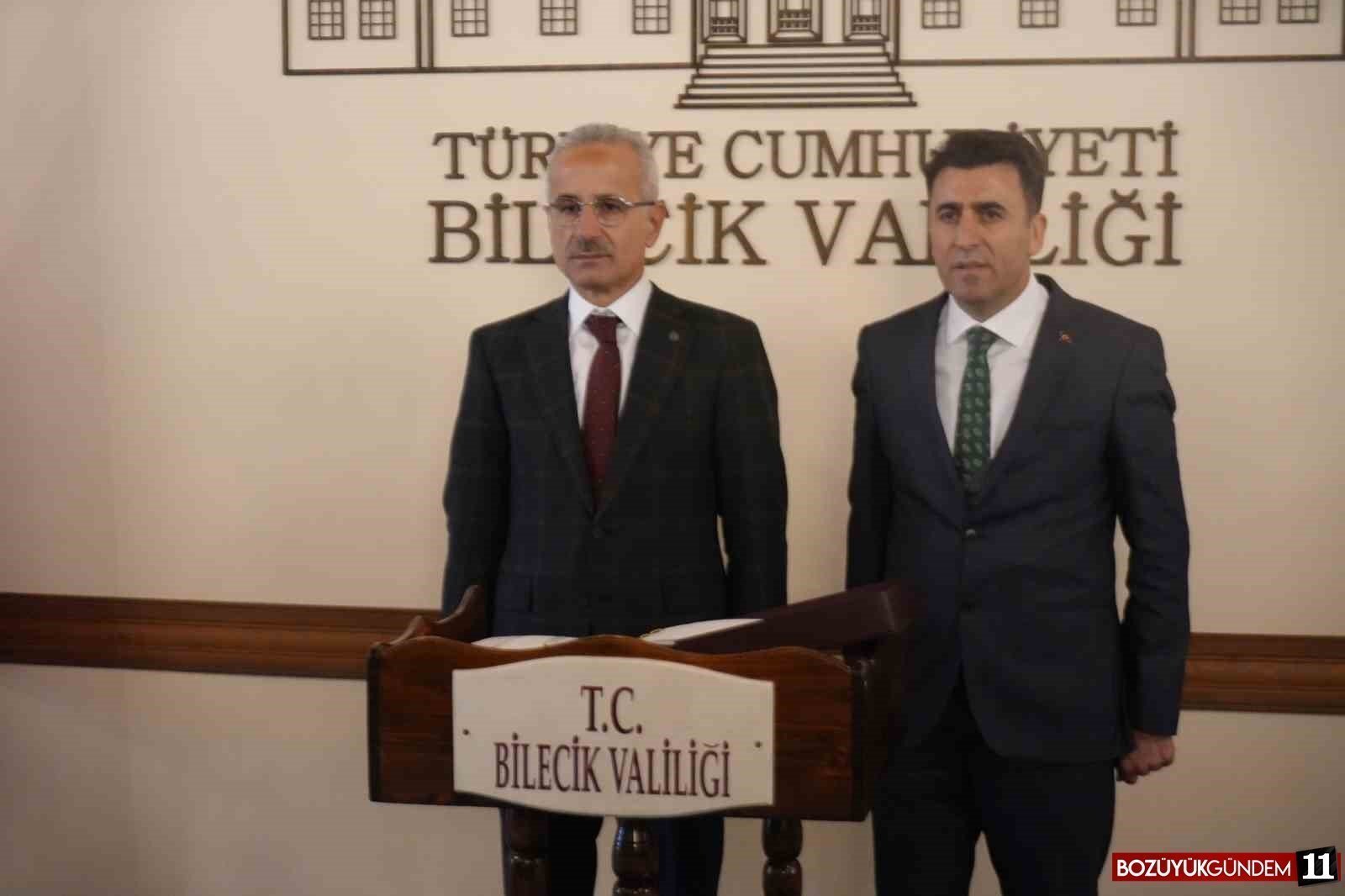 bakan-uraloglu-bilecik-te-cinar-fidani-dikti-3375.jpg