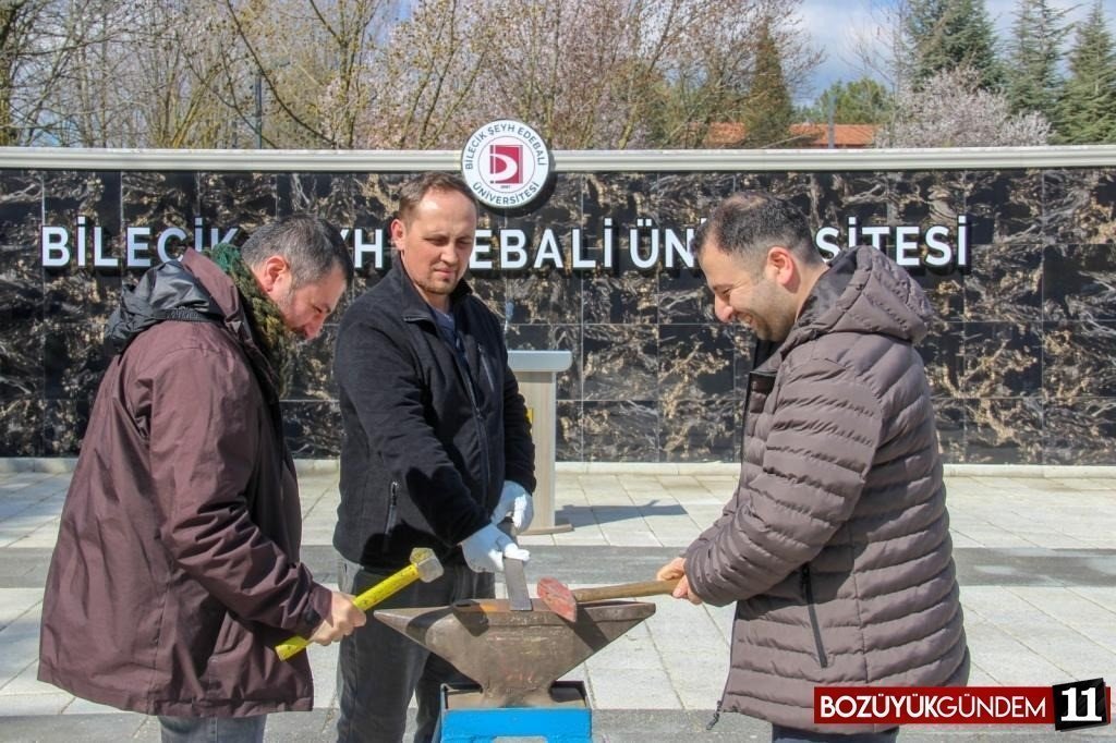 seyh-edebali-universitesi-nde-gorkemli-ates-yakildi-3835.jpg