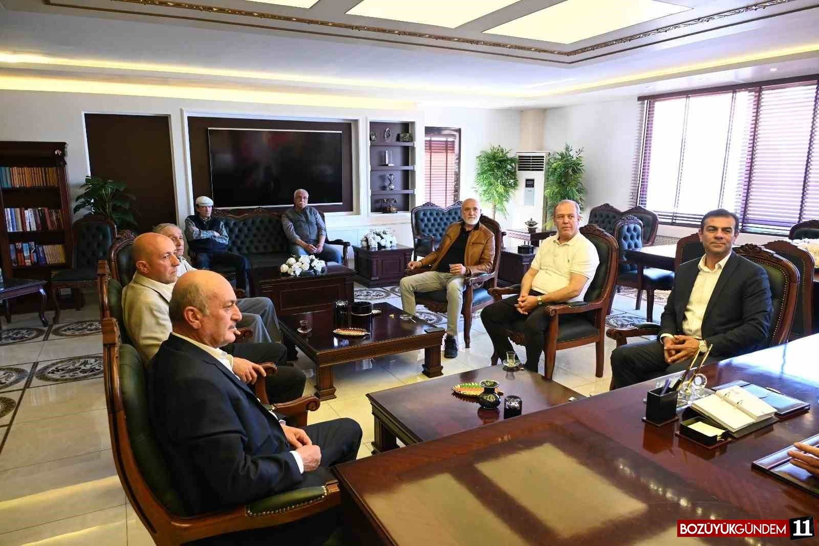 baskan-bakkalcioglu-na-tebrik-ziyaretleri-devam-ediyor-7628.jpg