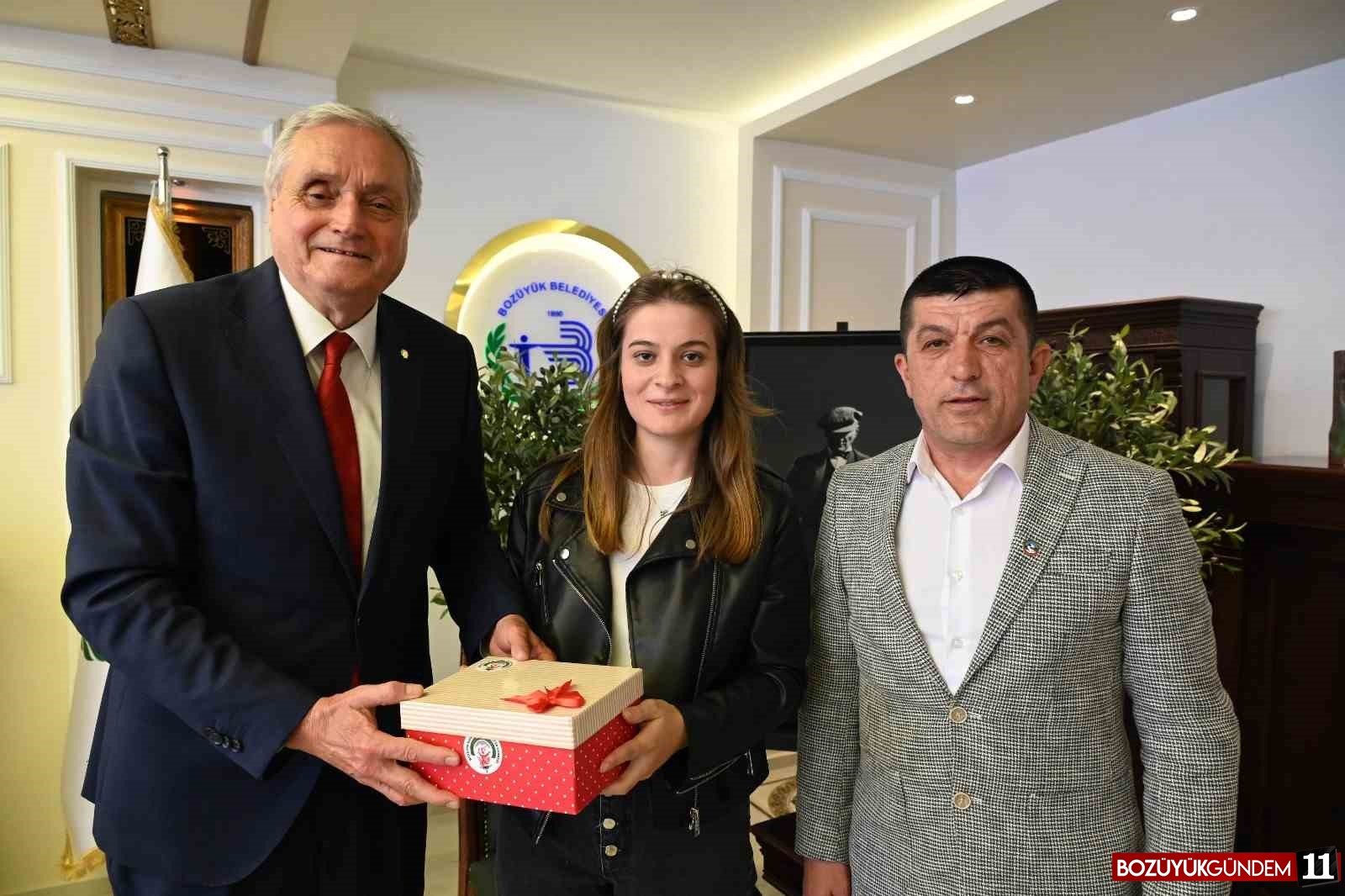 baskan-bakkalcioglu-na-tebrik-ziyaretleri-suruyor-7920.jpg