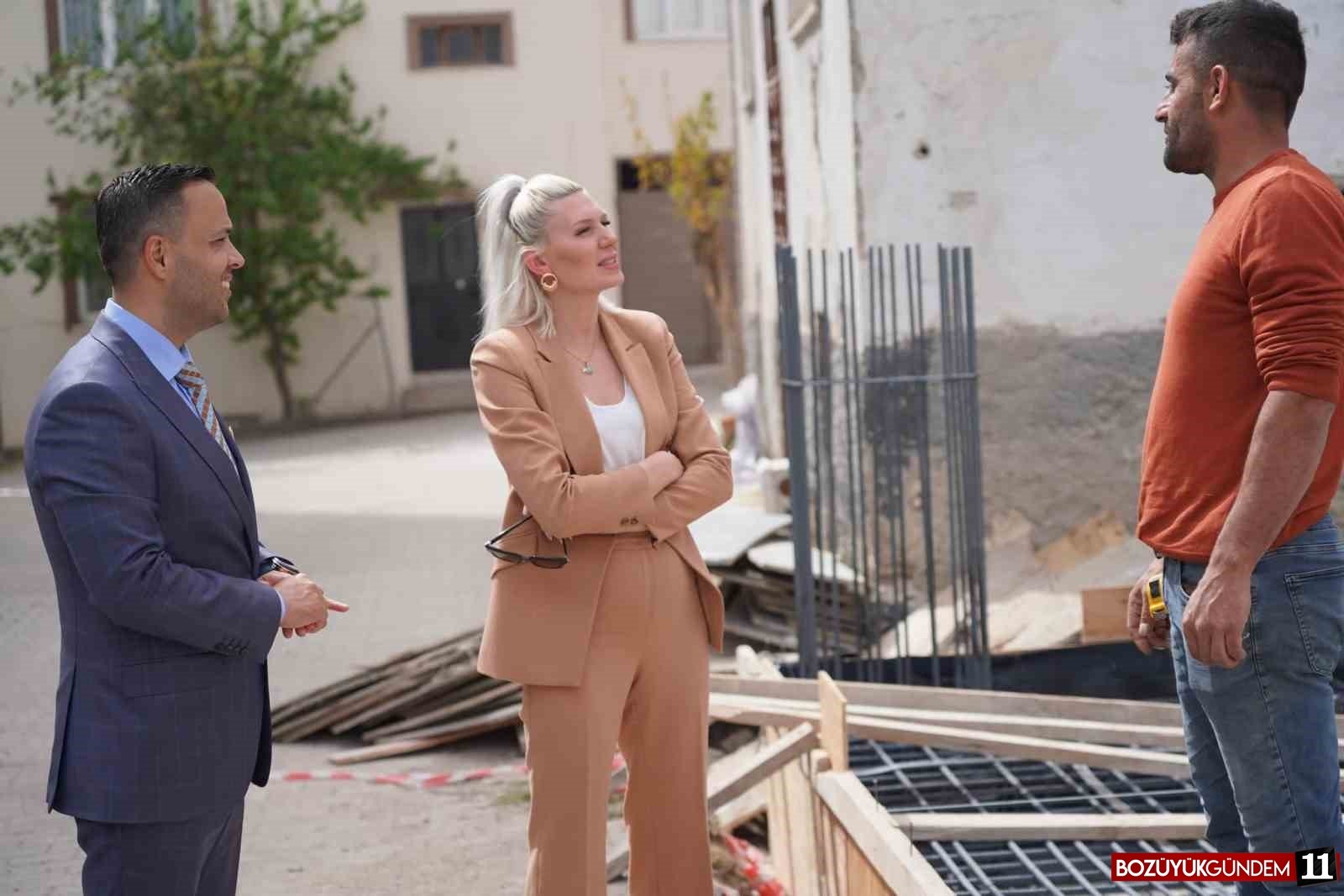 baskan-subasi-ve-yardimcilari-yeni-projeler-icin-sahada-incelemeler-yapti-8000.jpg