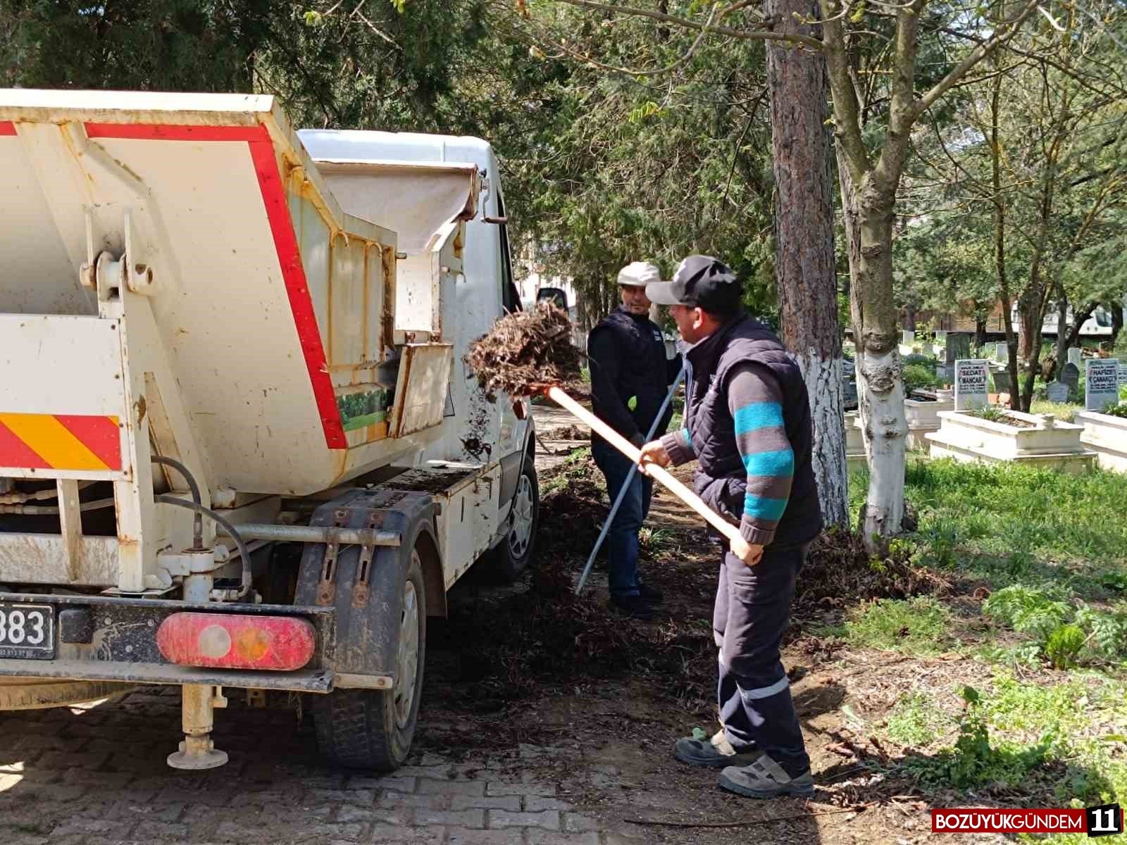 ilce-mezarligi-temizlendi-6769.jpg