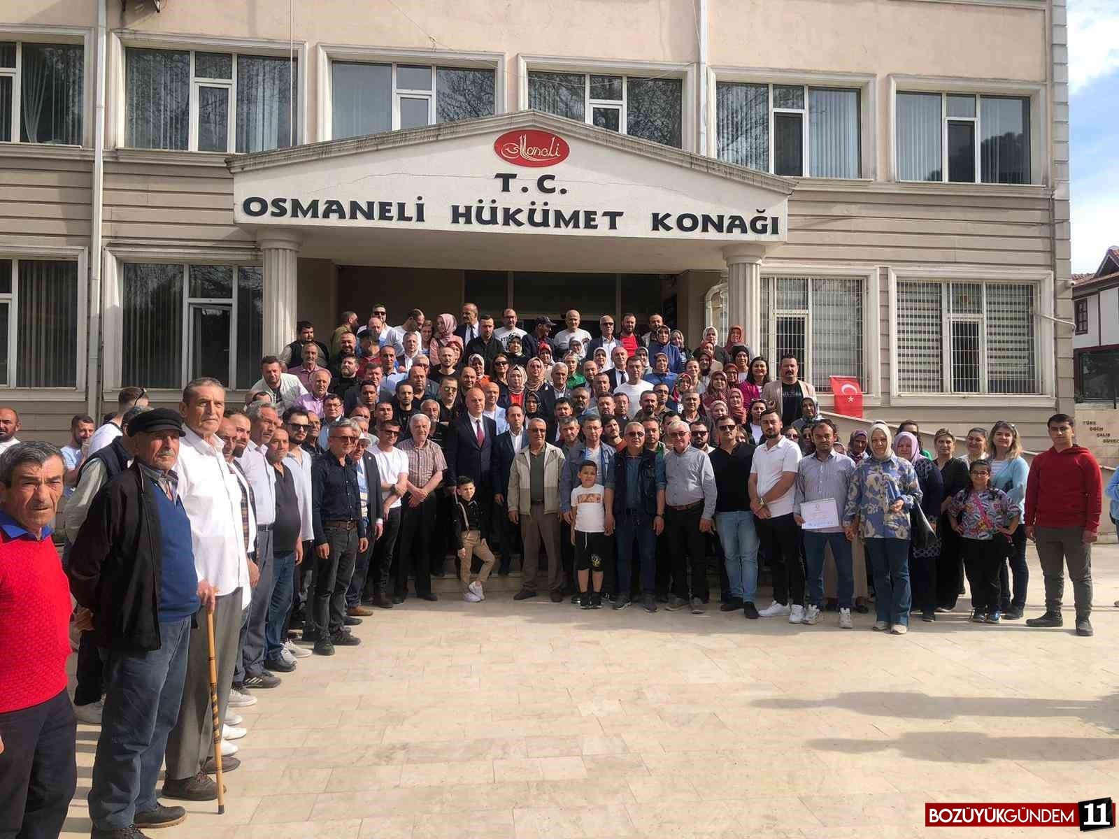 osmaneli-nin-yeni-belediye-baskani-bekir-torun-mazbatasini-aldi-5834.jpg