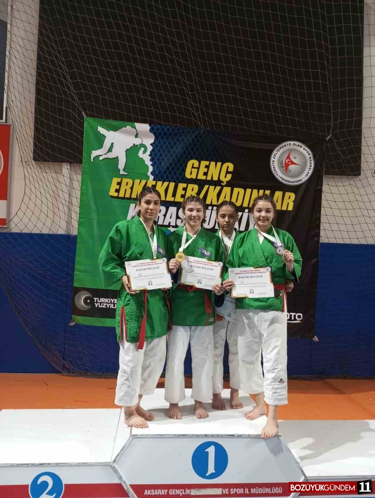 sampiyonadan-madalyalarla-donduler-7993.jpg