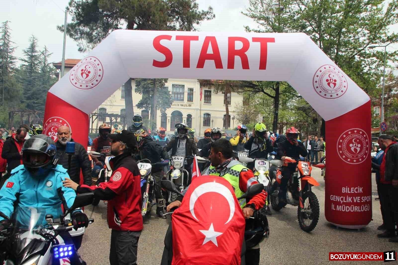 turkiye-enduro-ve-atv-sampiyonasi-ni-1-ayak-yarislari-bilecik-te-start-aldi-8452.jpg