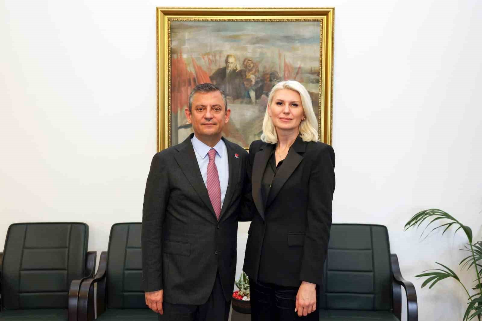bozuyuk-haber-239147-baskan-subasi-chp-genel-baskani-ozel-ile-bir-araya-geldi-0.jpg