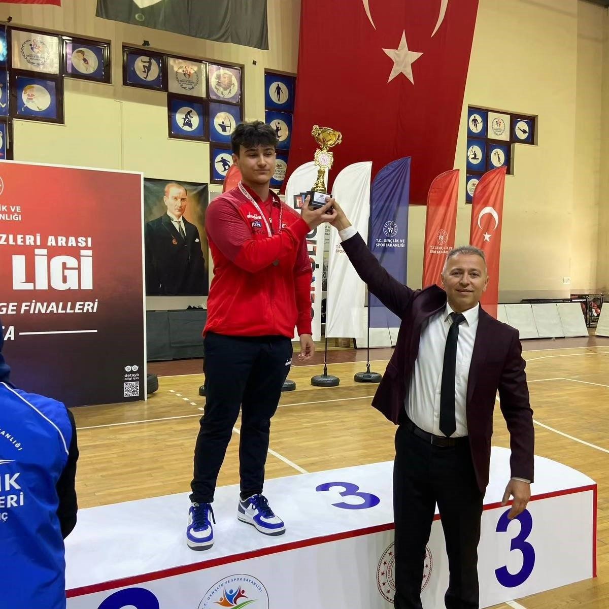 bozuyuk-haber-275483-turnuvadan-bronz-madalyayla-dondu-0.jpg