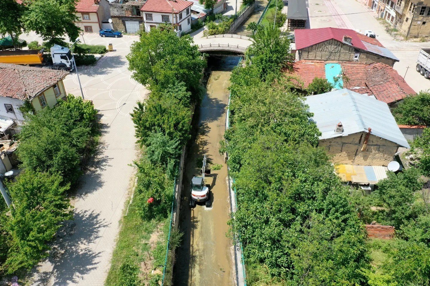 bozuyuk-haber-392314-dere-islah-calismalari-gerceklestirildi-0.jpg