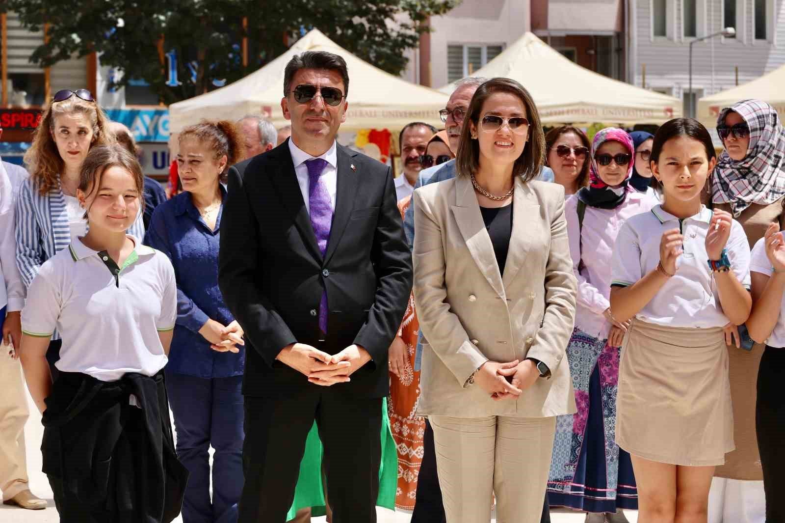 bozuyuk-haber-245286-el-emegi-eserler-bir-kez-daha-gozler-onune-serildi-0.jpg