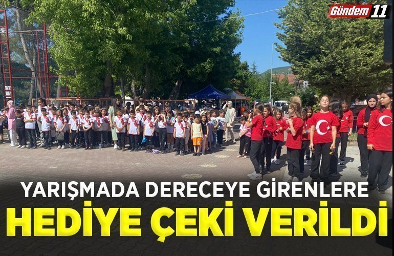 yarışmada dereceye girenlere hediye çeki verildi