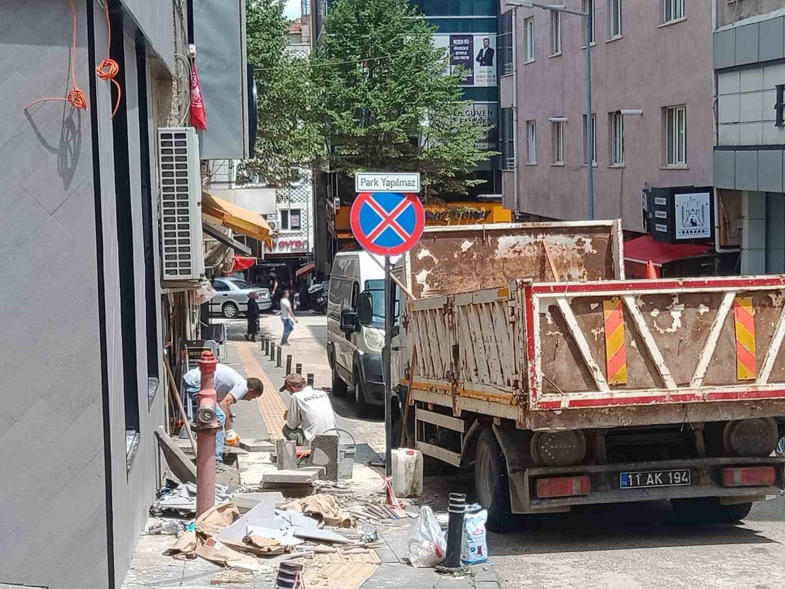bozuyuk-haber-2461083-bilecik-te-kaldirimlar-tamir-ediliyor-0.jpg