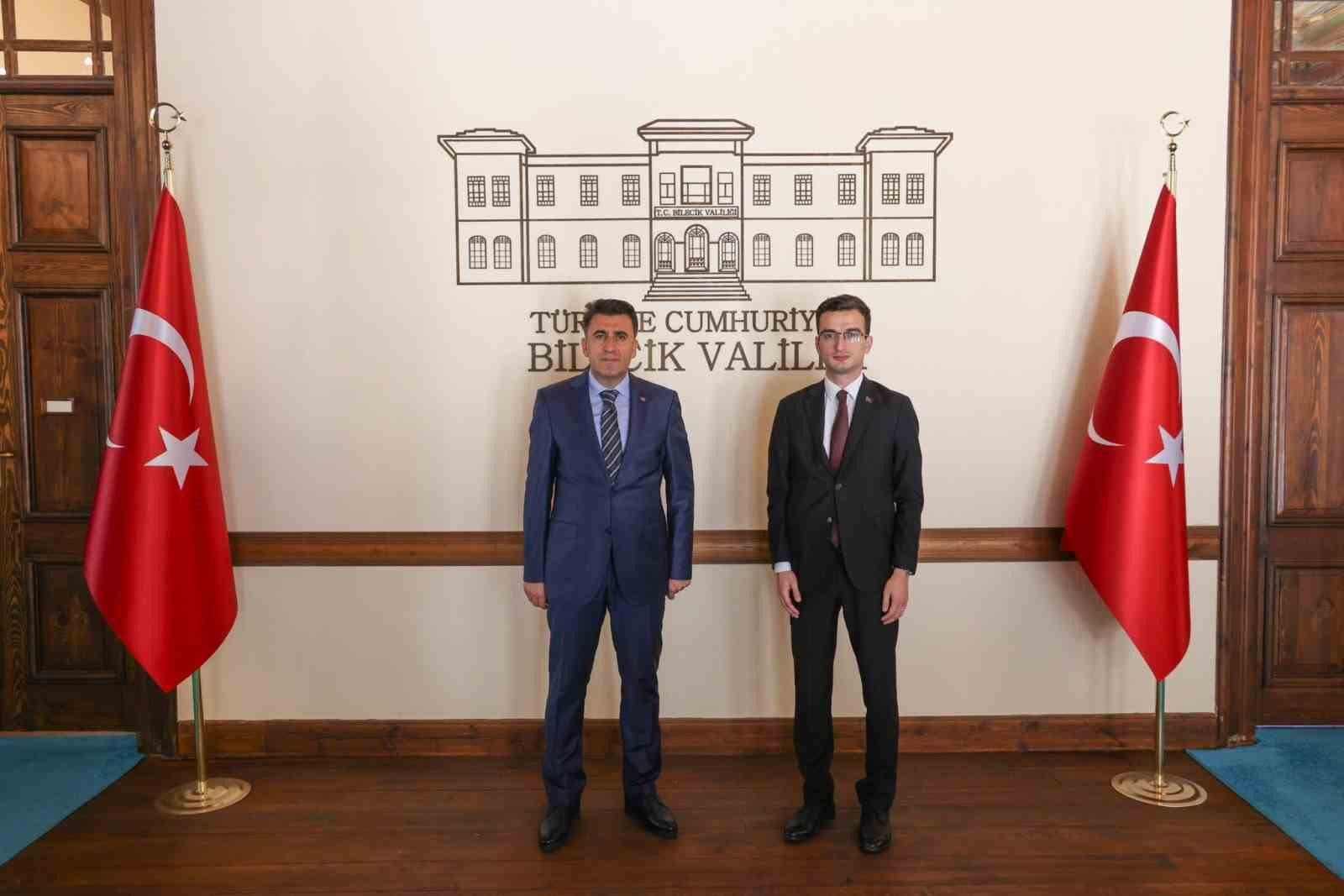 bozuyuk-haber-438824-kaymakam-tahir-ardal-in-ilk-ziyareti-vali-sefik-aygol-oldu-0.jpg
