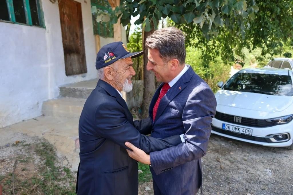 bozuyuk-haber-4828310-vali-aygol-den-kibris-gazisi-kaplan-a-ziyaret-0.jpg