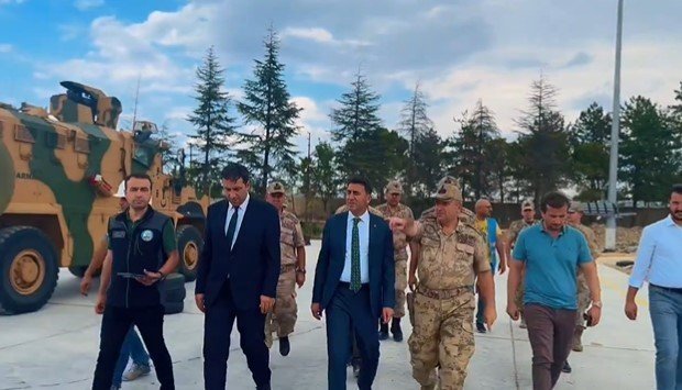 bozuyuk-haber-71085710-sogut-jandarma-ulastirma-egitim-komutanligi-nda-incelemeler-yapildi-0.jpg