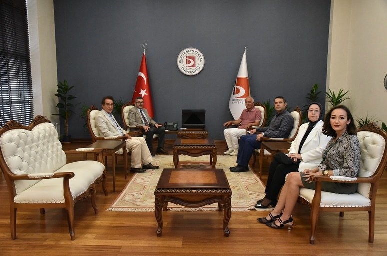 bozuyuk-haber-783499-yesilay-bilecik-rektoru-kaplancikli-yi-ziyaret-etti-0.jpg