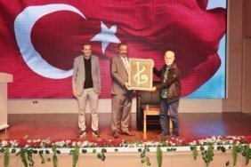 bozuyuk-haber-2341061-hayati-inanc-hayata-siirden-bakmak-soylesisinde-genclerle-bir-araya-geldi-0.jpg