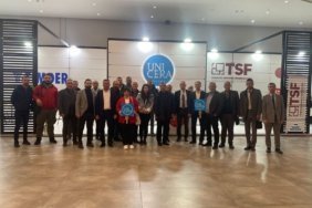 bozuyuk-haber-52101051-seramik-fuarina-katildilar-0.jpg
