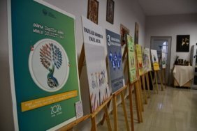 bozuyuk-haber-786317-bilecik-te-yapay-zeka-destekli-sesli-betimlemeli-sanal-afis-sergisi-acildi-0.jpg