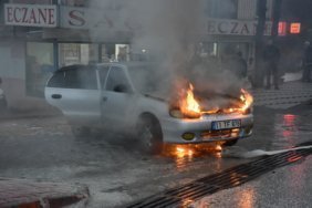 bozuyuk-haber-2199107-bilecik-te-seyir-halindeyken-yanan-otomobil-kullanilamaz-hale-geldi-0.jpg
