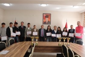 bozuyuk-haber-10691045-bocce-sampiyonlari-kaymakamlik-makaminda-agirlandi-0.jpg