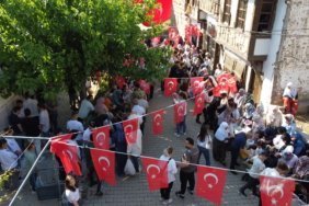 bozuyuk-haber-5751018-bilecik-te-6-asirlik-seker-atma-gelenegi-yasatiliyor-0.jpg