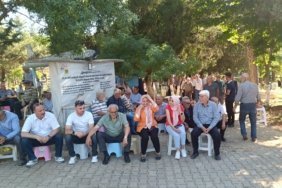 bozuyuk-haber-6432310-bilecik-te-ilce-halki-bayram-arifesinde-topluca-mezarlik-ziyaretinde-bulundu-0.jpg