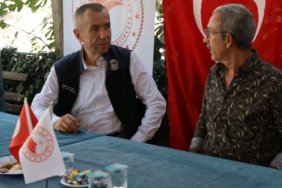bozuyuk-haber-451348-mudur-ayvalik-ciftcilerle-bulustu-0.jpg
